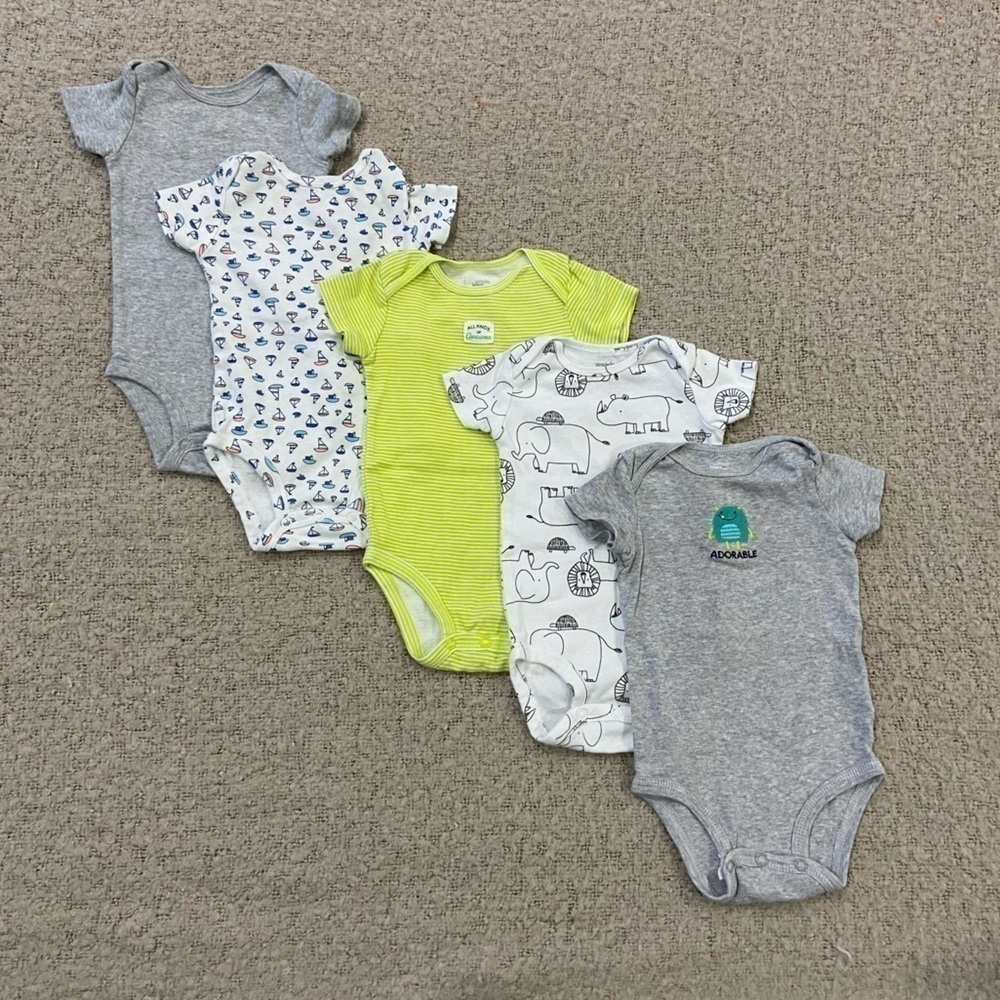 CARTER’S 3-6M Set of 5 Onesies